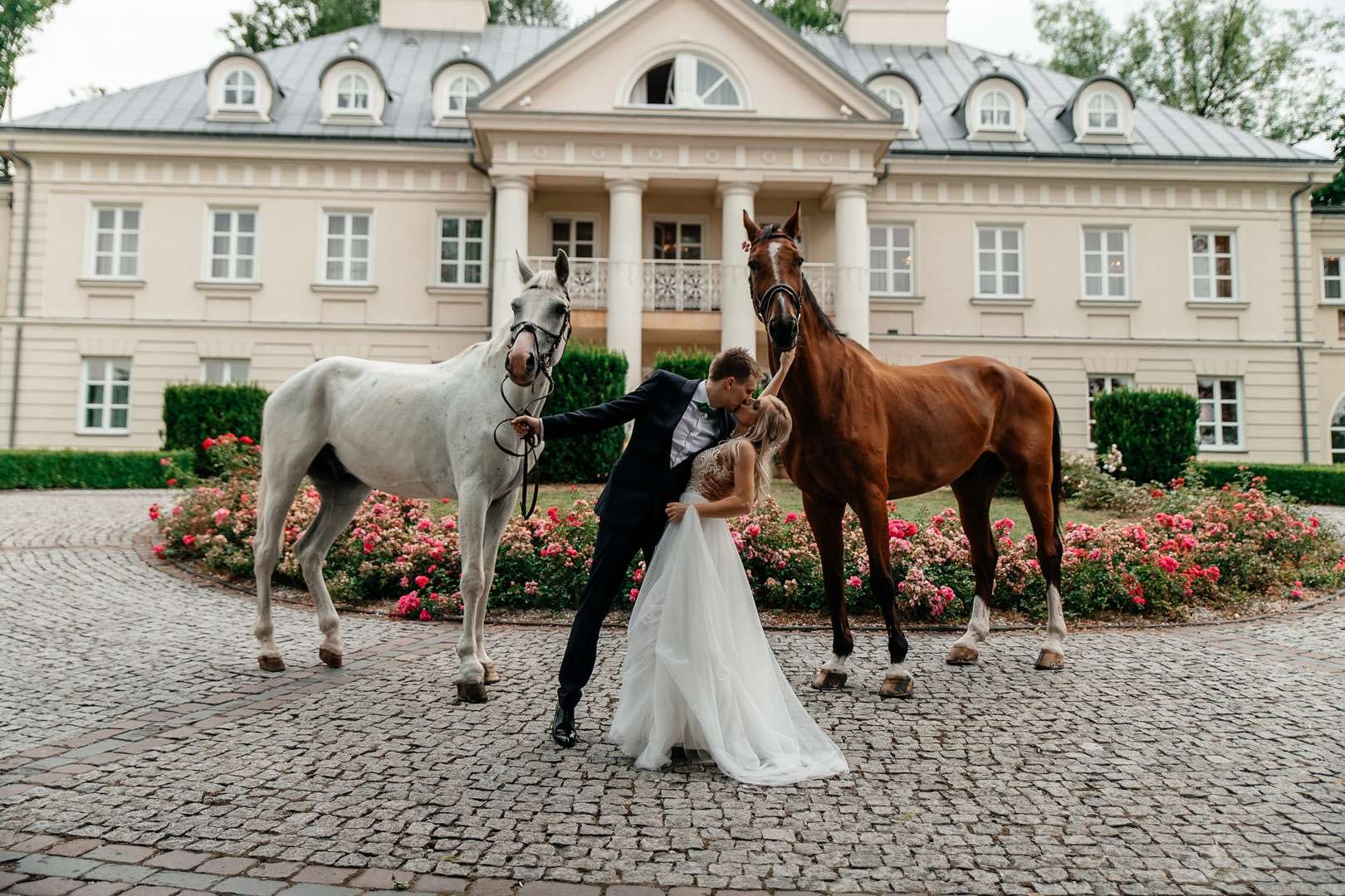 Sesja ślubna z końmi pod Krakowem, Asia i Michał.